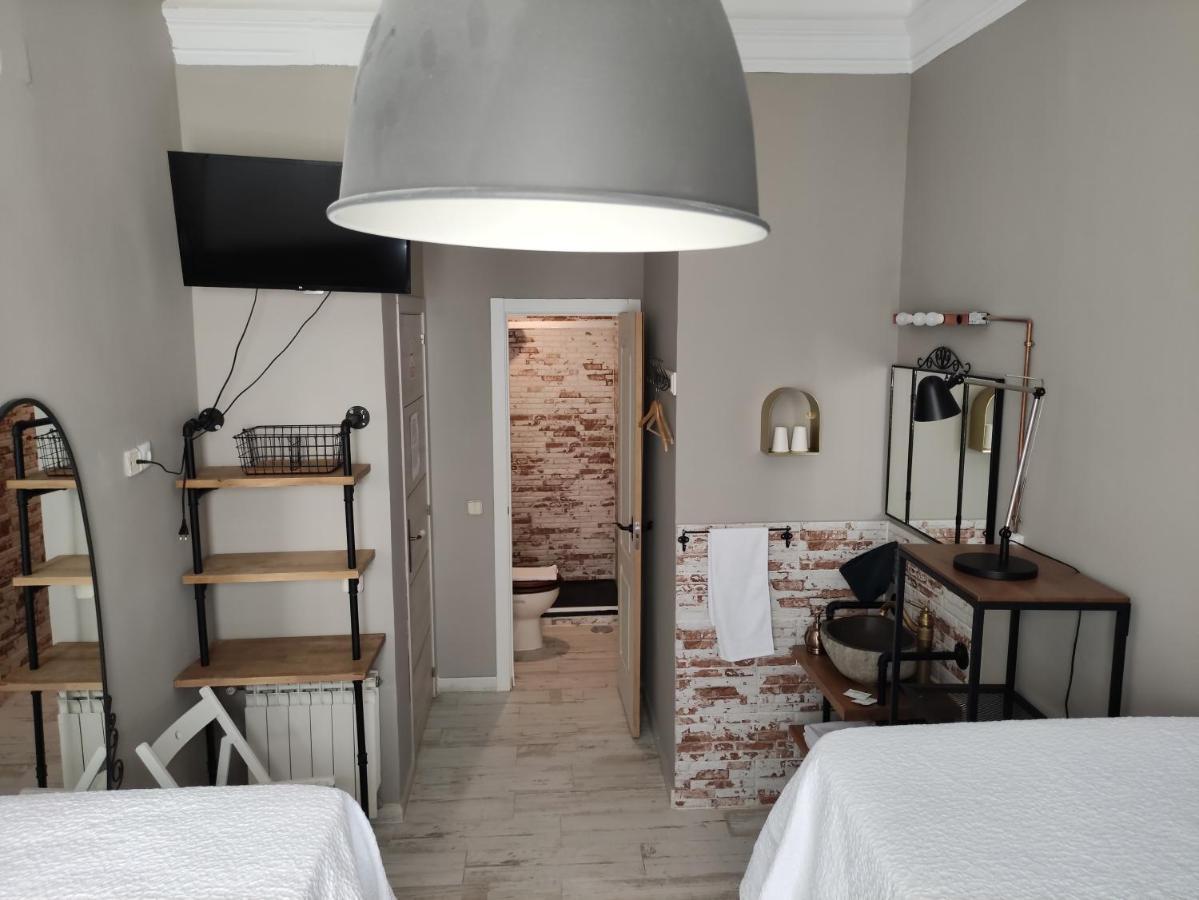 Hostal Hispalense Мадрид Екстер'єр фото