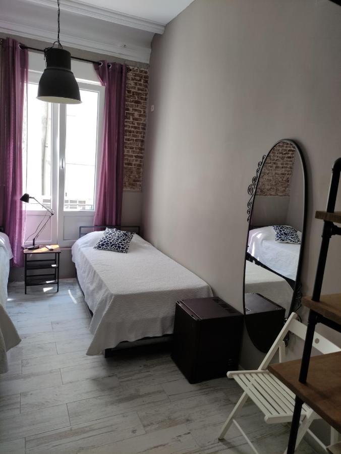 Hostal Hispalense Мадрид Екстер'єр фото