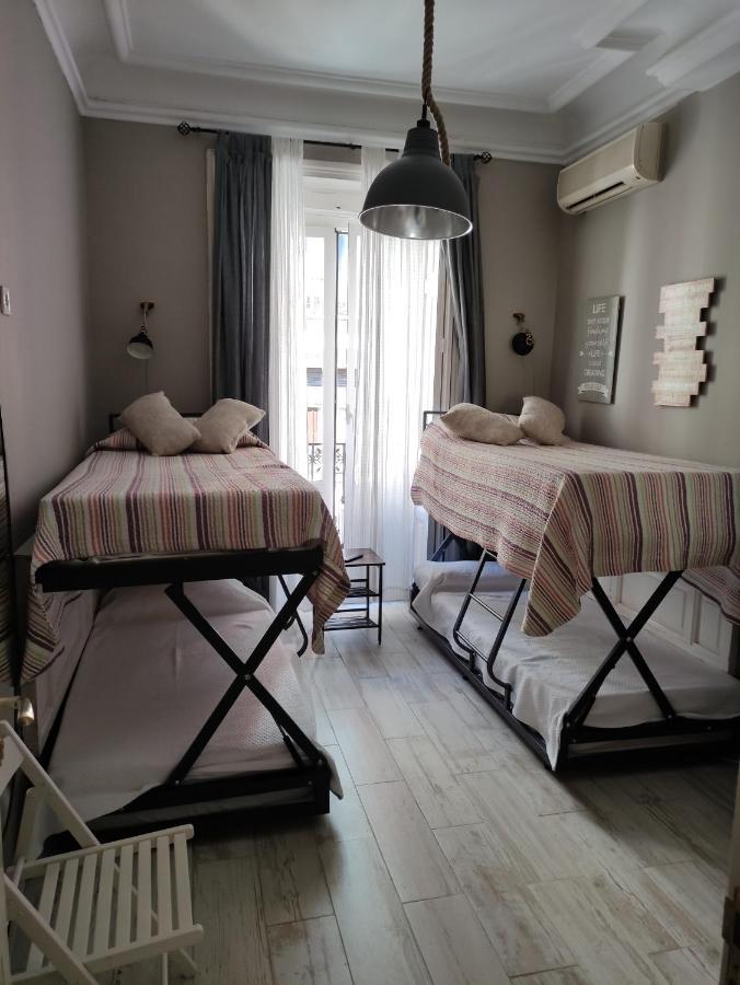 Hostal Hispalense Мадрид Екстер'єр фото
