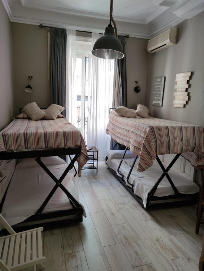 Hostal Hispalense Мадрид Екстер'єр фото