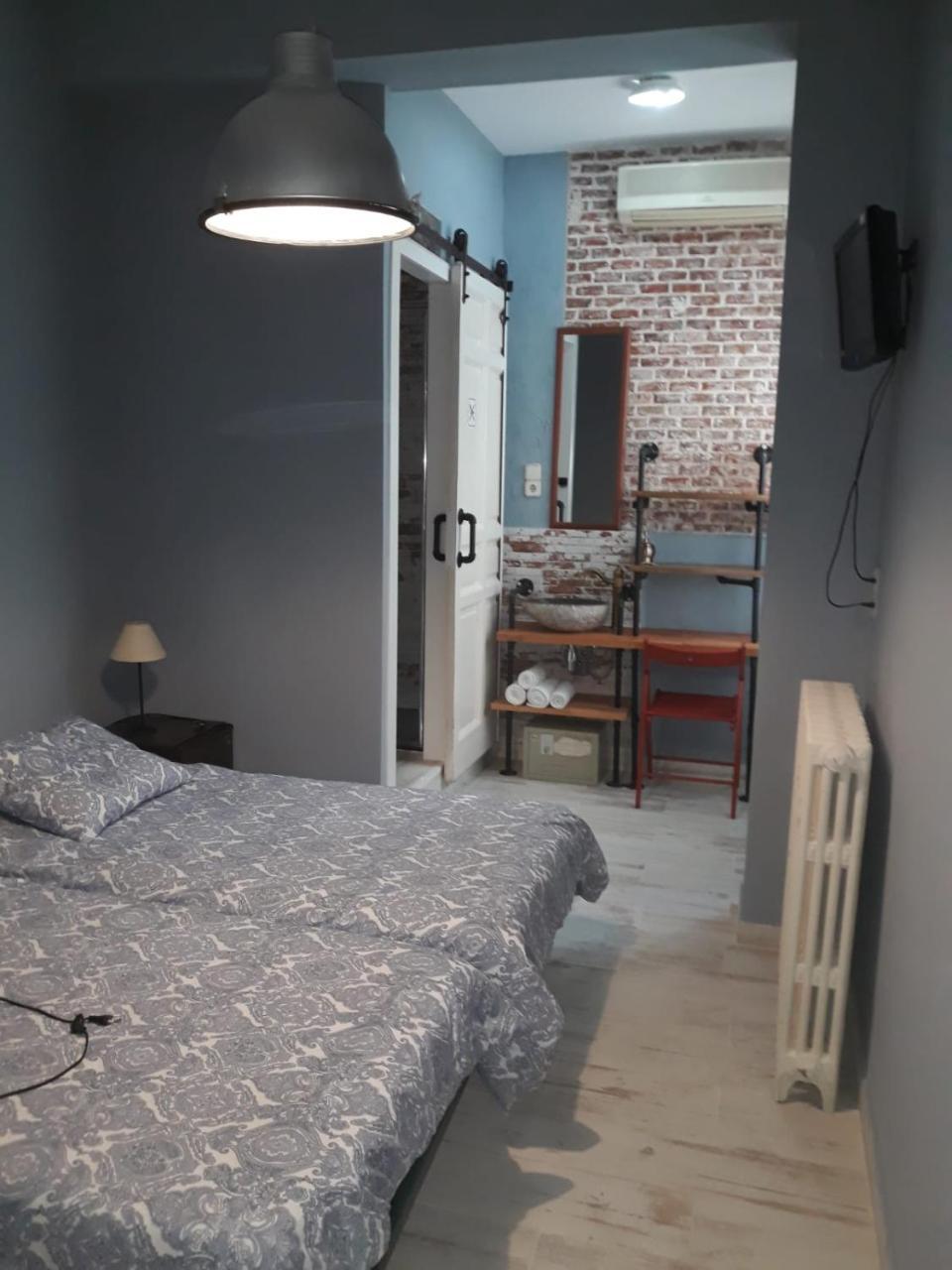 Hostal Hispalense Мадрид Екстер'єр фото