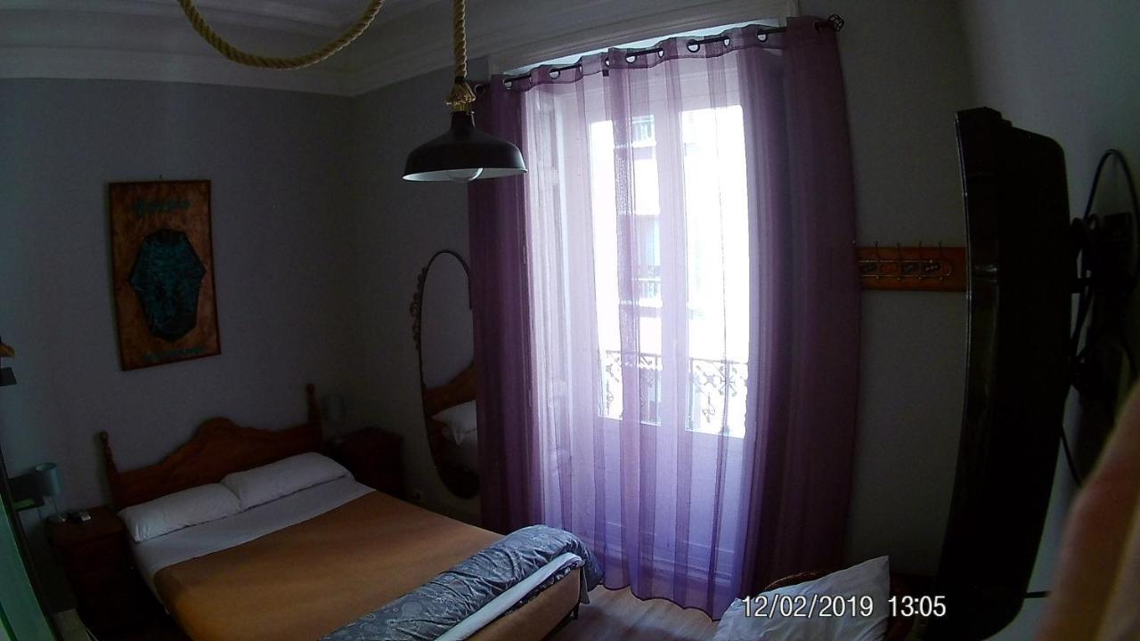Hostal Hispalense Мадрид Екстер'єр фото